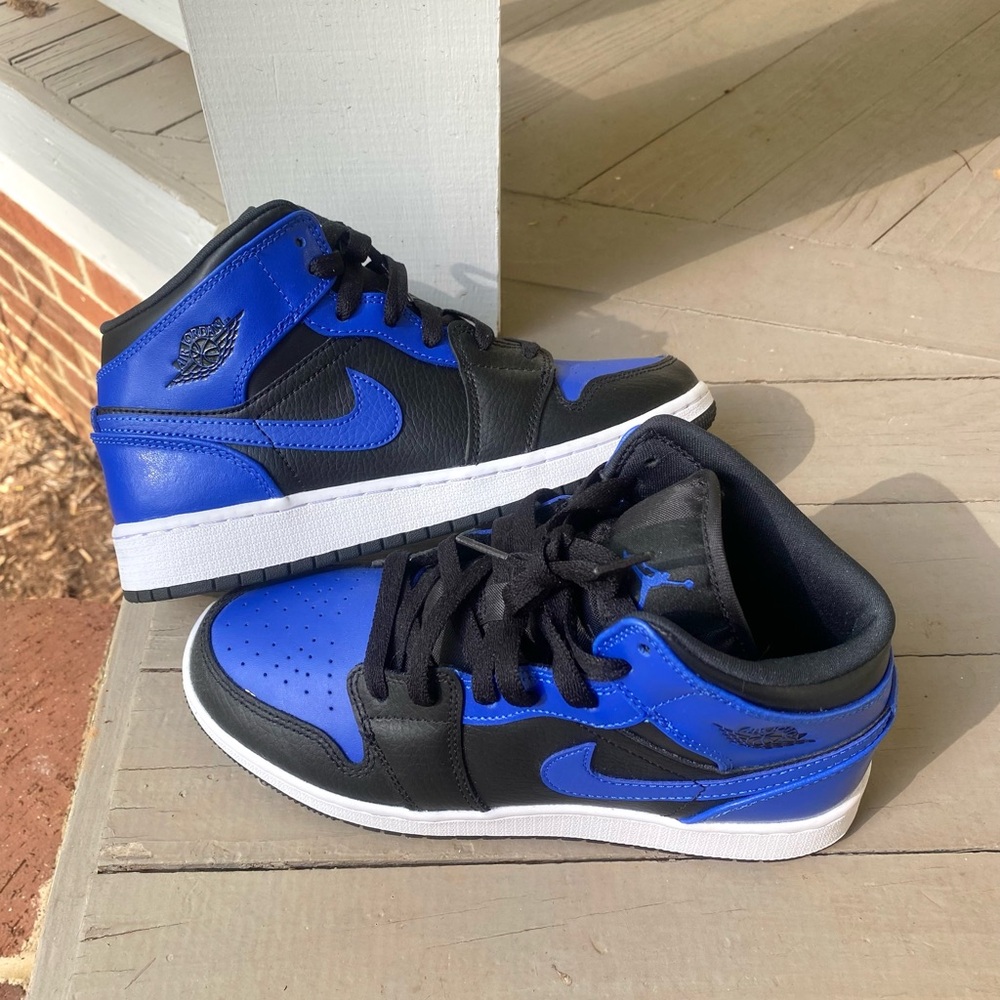Jordan 1 mids